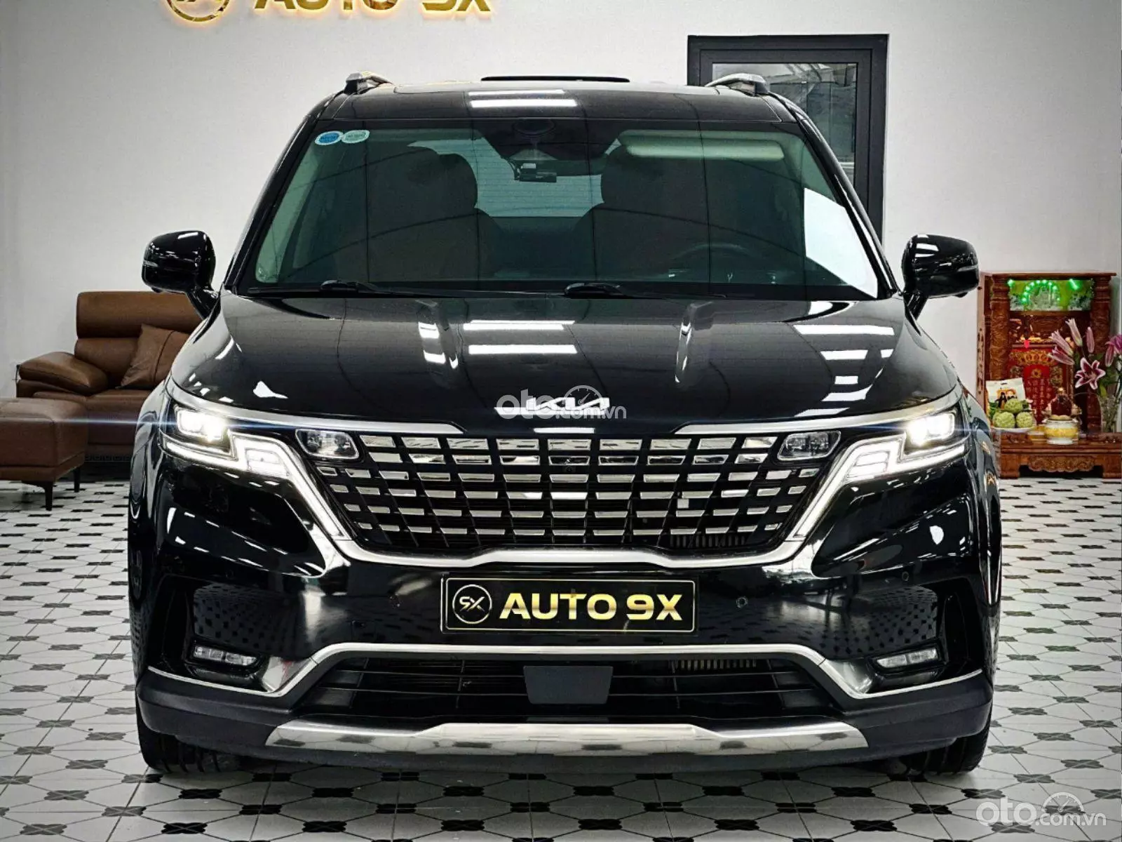 Kia Carnival 2.2D Signature — ảnh xe từ tin Oto.com.vn
